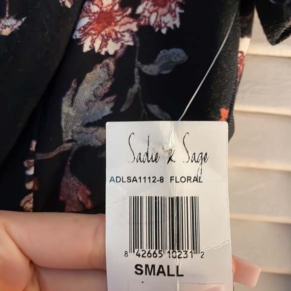 Sadie and Sage Dress - Picture 4 of 5